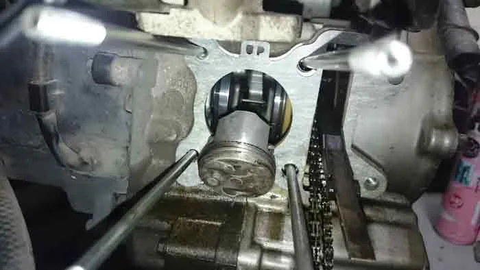 YAMAHAギアのエンジン腰上のメンテナンス整備と組み立て方法｜UA06J