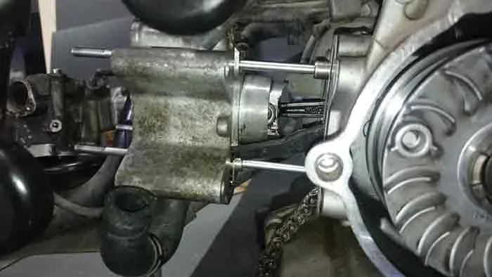 YAMAHAギアのエンジン腰上のメンテナンス整備と組み立て方法｜UA06J