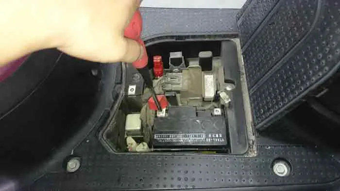 トゥデイAF67】バッテリー交換方法