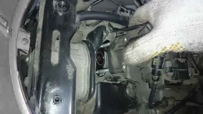 トゥデイaf67 4stバイク全般のエンジンバルブカーボン詰まり除去方法 誰でも出来る応急処置 簡易編