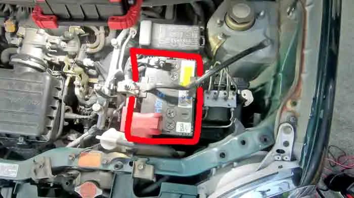 ダイハツ ミラ ジーノl650s 軽自動車のバッテリー交換方法 ダイハツ ミラ ジーノl650s 軽自動車のバッテリー交換方法