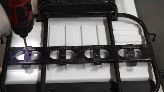 ジャイロx リアキャリア取付加工で効率よくboxを直付けで整備性のアップ ドリルとタップねじ切り加工そして溶接ナット ジャイロx リアキャリア取付加工で効率よくboxを直付けで整備性のアップ ドリルとタップねじ切り加工そして溶接ナット