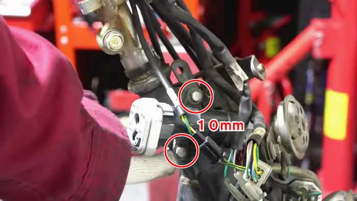 トゥデイAF61/AF67共通】キーシリンダーの交換・メンテ方法｜鍵が回ら