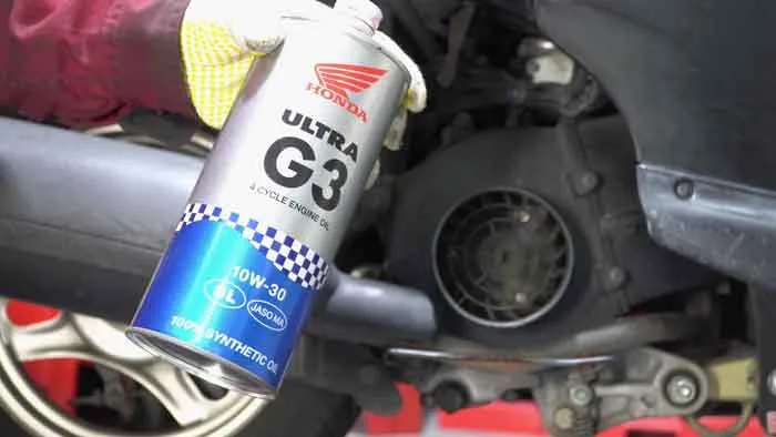 トゥデイAF61/AF67共通】4stエンジンオイル交換方法